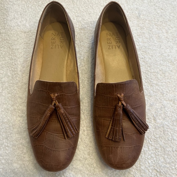 Naturalizer Shoes - Naturalizer Elly flats - size 8.5W